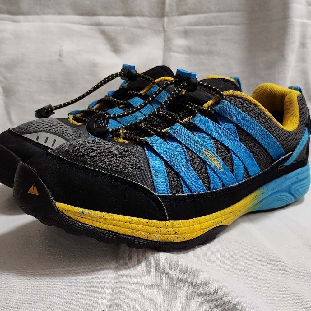 Keen Big Kids Size 4 Hiking Shoes